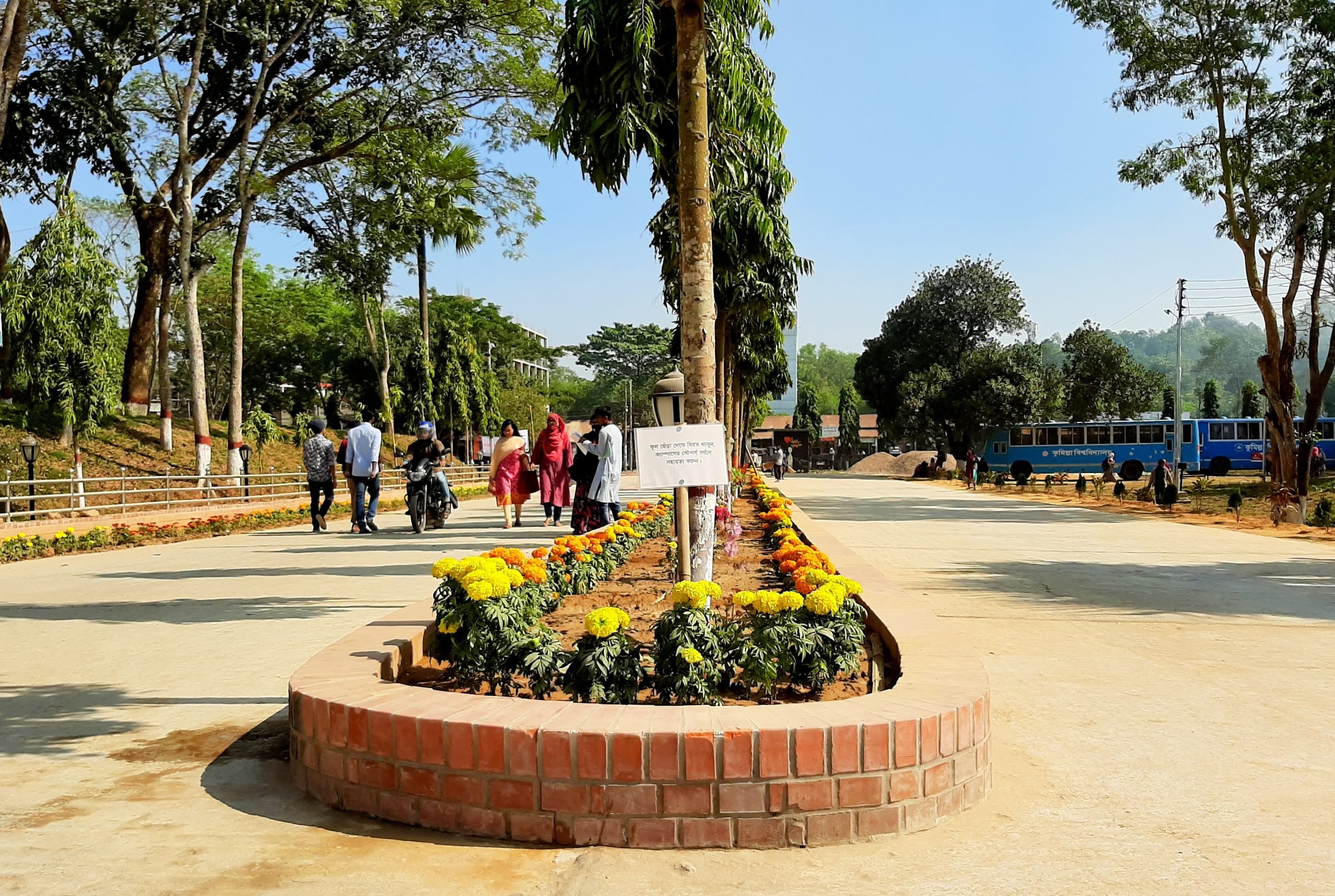 সমাবর্তনে কুবির নতুন সাজ