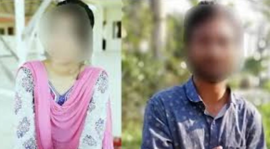 পড়ানোর অজুহাতে ছাত্রীর মাকে নিয়ে উধাও স্কুলশিক্ষক