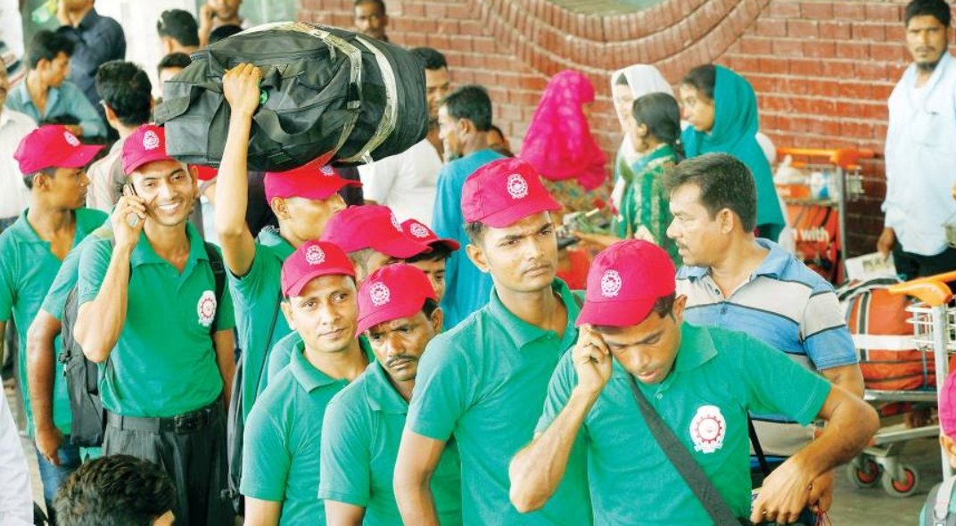 ৯৩০০০ বাংলাদেশি প্রবাসী শ্রমিকের ভিসা মেয়াদোত্তীর্ণ: পররাষ্ট্রমন্ত্রী