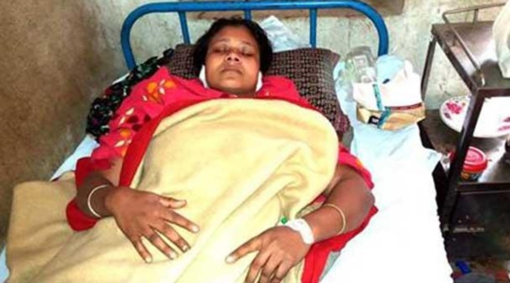 প্রবাসীর স্ত্রীর কান কেটে দিলেন প্রতিবেশীরা