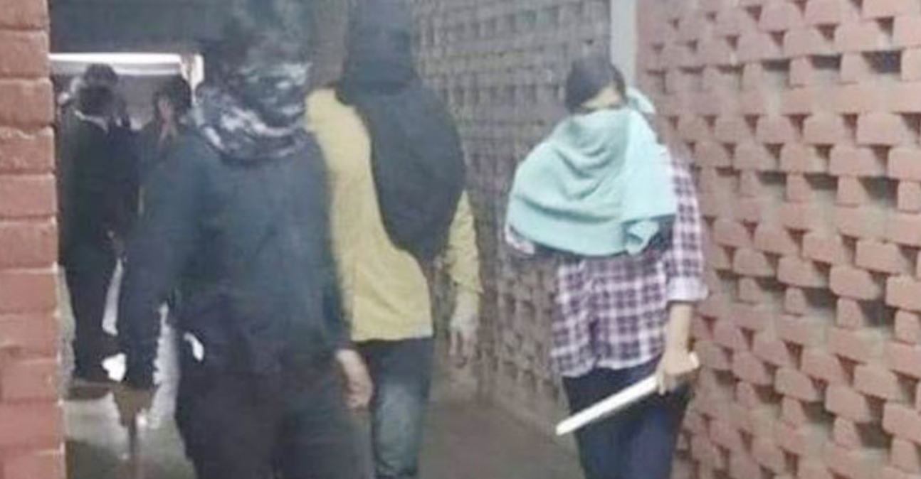 জওহরলাল নেহরু বিশ্ববিদ্যালয়ে মুখোশধারীদের হামলা