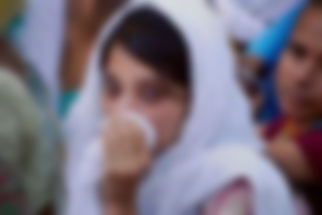 রিকশা থেকে নামিয়ে কিশোরীর সম্ভ্রম কেড়ে নিলো চার যুবক