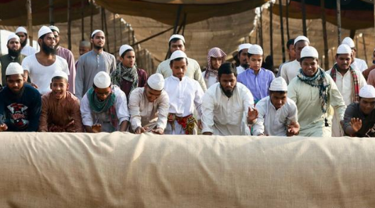 তুরাগের তীরে ইজতেমার তাঁবু টাঙানোর কাজ প্রায় শেষের দিকে