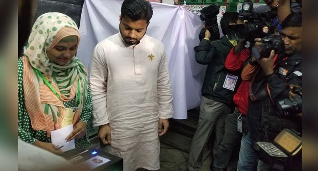 ভোট দিলেন বিএনপি’র মেয়রপ্রার্থী ইশরাক