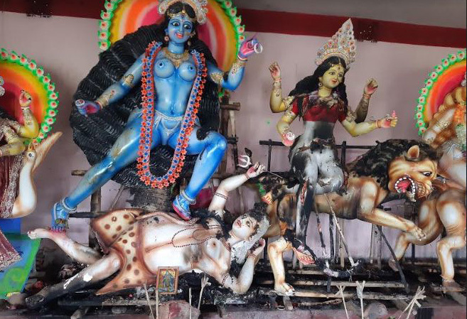 দুর্বৃত্তদের আগুনে পুড়লো গোপালগঞ্জের ২ মন্দিরের ৪ প্রতিমা