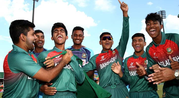 চমক দিয়ে ম্যাচসেরা ও টুর্নামেন্ট সেরা হলেন যারা