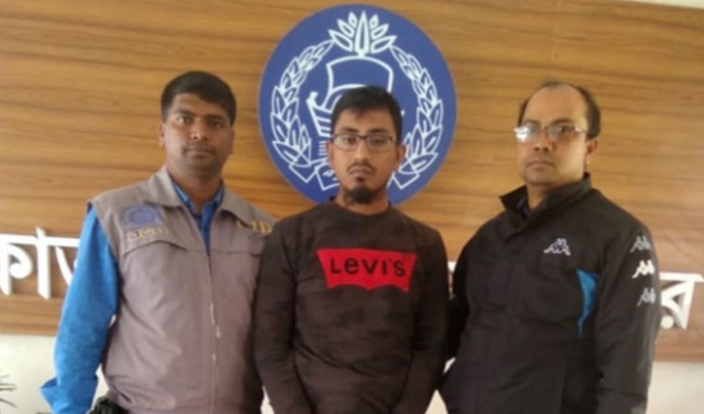 মুঠোফোন প্রতারক জিনের বাদশা গ্রেফতার