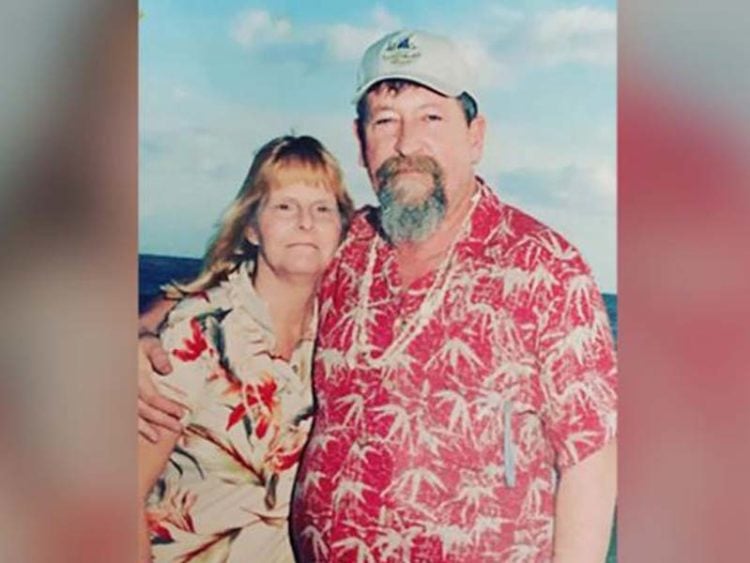 স্বামী নেই ৭ বছর, তবু প্রতিদিন আসে ফুল