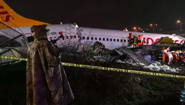 তিনখণ্ড হয়ে গেলো তুরস্কের যাত্রীবাহী বিমান, সর্বশেষ যে অবস্থা