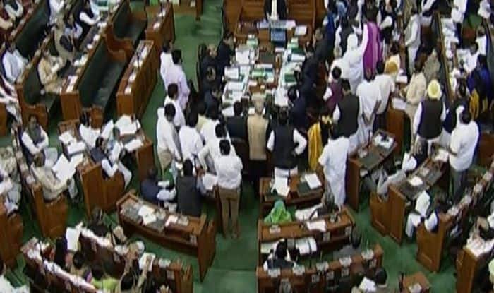 ভারতের সংসদে ‘আজাদি’ স্লোগান এমপিদের কণ্ঠে!