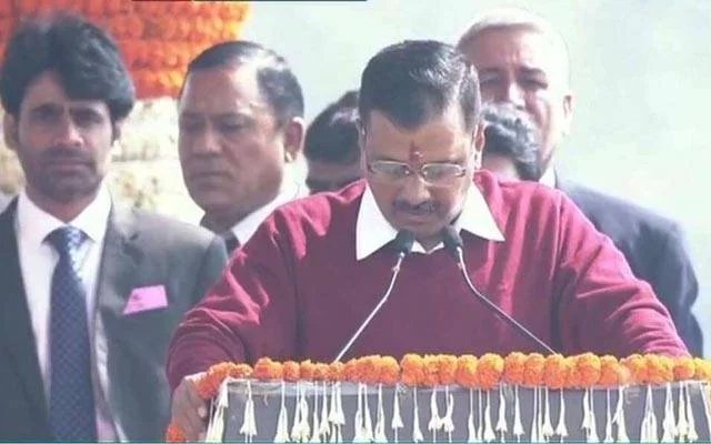 দিল্লির মুখ্যমন্ত্রী হিসেবে শপথ নিলেন কেজরিওয়াল