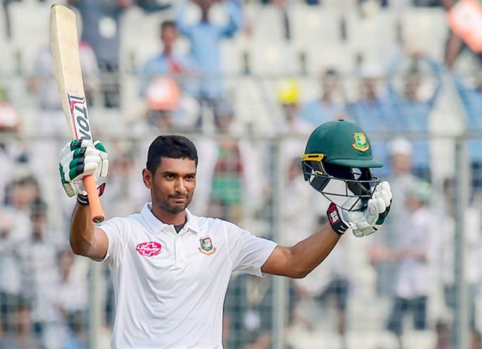 ব্যাটে ঝড় তুলে সেঞ্চুরি হাঁকালেন মাহমুদুল্লাহ