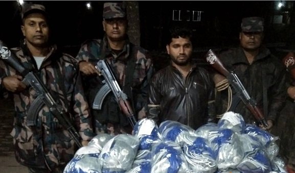 সীমান্ত থেকে বিপুল পরিমাণ ভারতীয় মাস্ক জব্দ