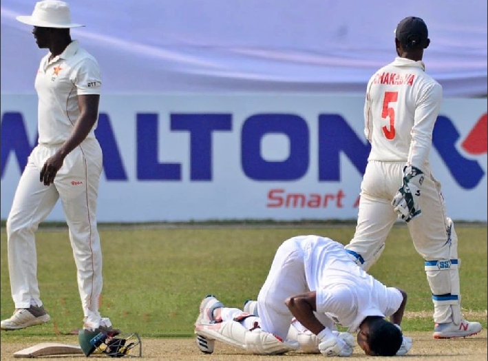 সেঞ্চুরির পর মাঠে বিশ্বকাপজয়ী জুনিয়র তামিমের সিজদা