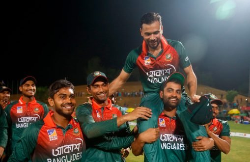 থানায় ছুটেছেন মাশরাফি, তামিমকেও যেন সেই কাজ না করতে হয়!