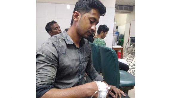 ছাত্রলীগ নেতাকে কক্ষে আটকে পেটানোর অভিযোগ