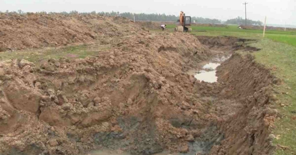 কুমিল্লায় অন্যের জমিতে মৎস্য প্রকল্প!