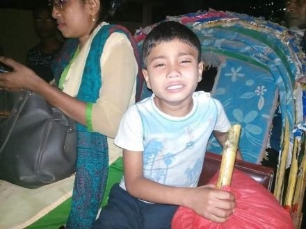 নার্স, পুলিশের আন্তরিকতায় শিশু সাগর খুঁজে পেল বাবা-মা