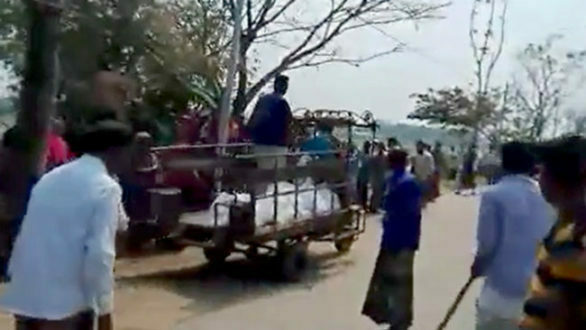 বাজার নিয়ে বাড়ি ফেরা হলো না দুইজনের