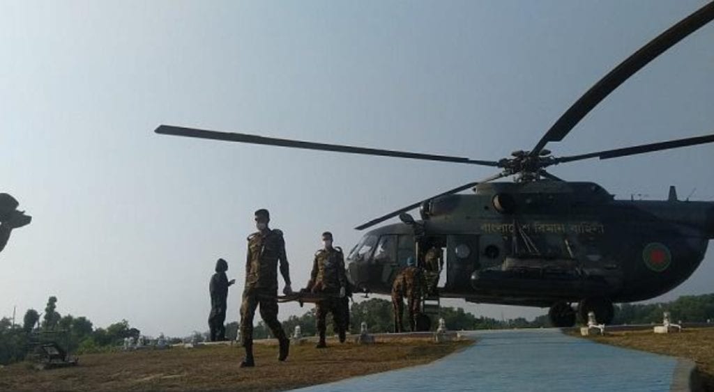 হামে অসুস্থ ৫ শিশুকে নিয়ে এলো সেনাবাহিনীর হেলিকপ্টার