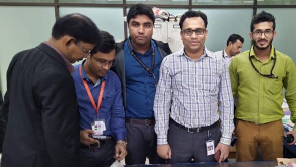 বিমানবন্দরে ৩ কেজি স্বর্ণসহ যাত্রী আটক