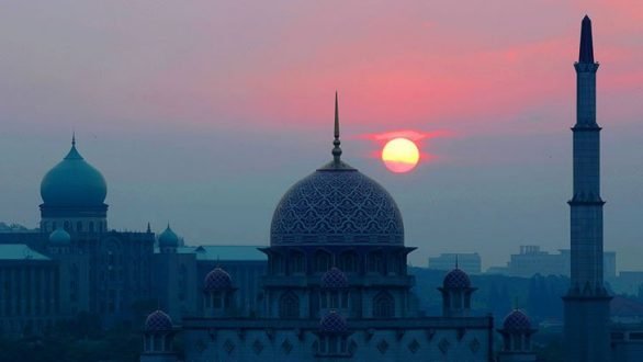 আসুন গুনাহের কাজ ছেড়ে দিয়ে আল্লাহমুখী হই