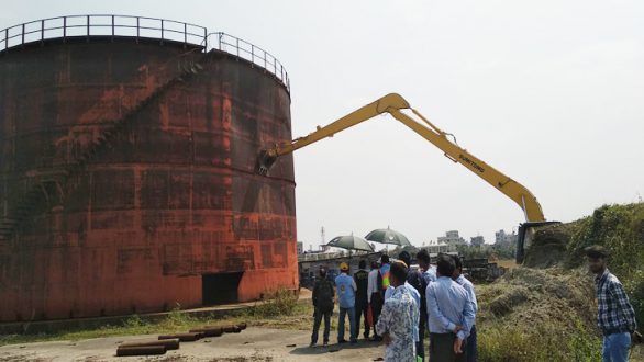 কেরানীগঞ্জে গুঁড়িয়ে দেয়া হলো সাংসদ আসলামের পাওয়ার প্লান্ট