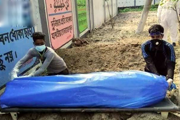 দাফন করে বেকায়দায় স্কাউট সদস্যরা, জায়গা হচ্ছে না বাড়িতেও