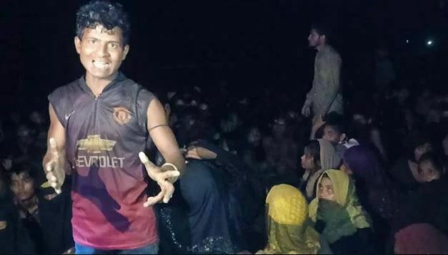 ২ মাস সাগরে ভেসে টেকনাফে উঠলেন ৩ শতাধিক রোহিঙ্গা