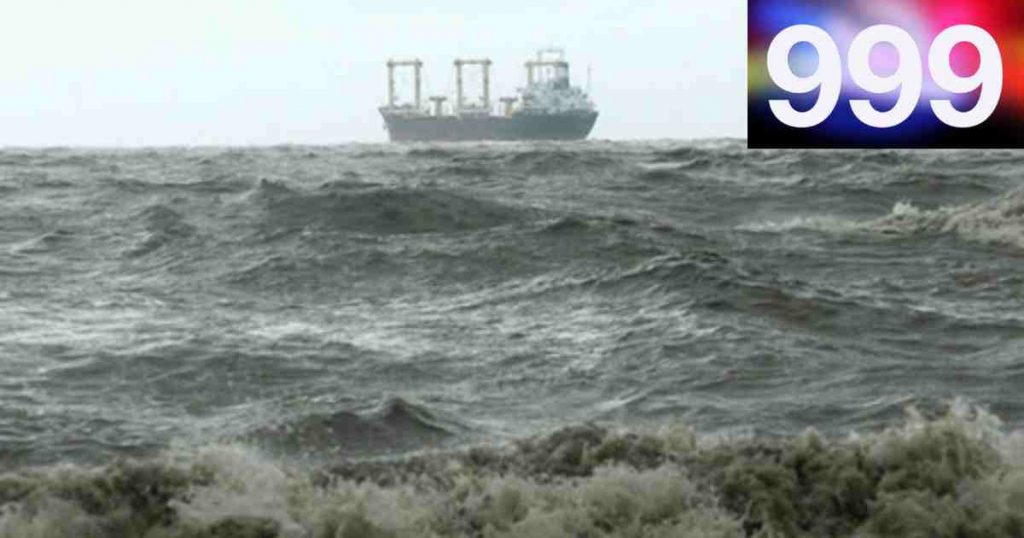 ৯৯৯-এ ফোন: বঙ্গোপসাগরে ডুবন্ত জাহাজ থেকে ১১ নাবিক উদ্ধার
