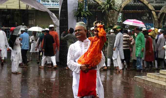ঈদের দিনে বৃষ্টির হানা, যা জানালো আবহাওয়া অধিদফতর