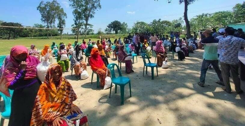 মিঠাপুকুর ও পীরগঞ্জের কর্মহীন মানুষের পাশে দাঁড়িয়েছে রংপুর বিভাগ সমিতি, ঢাকা