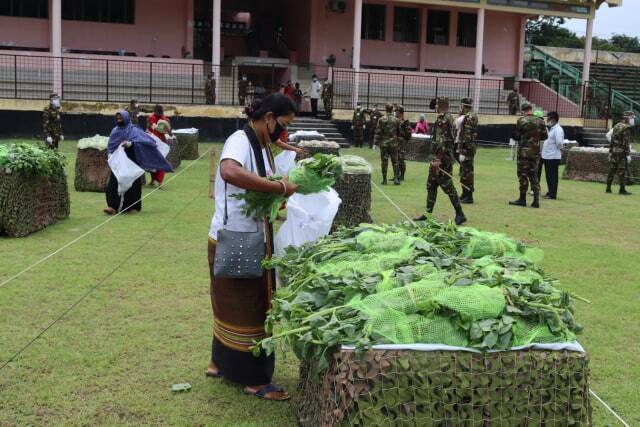এবার খাগড়াছড়িতে নিম্ন আয়ের মানুষের জন্য সেনাবাহিনীর ‘এক মিনিটের বাজার’