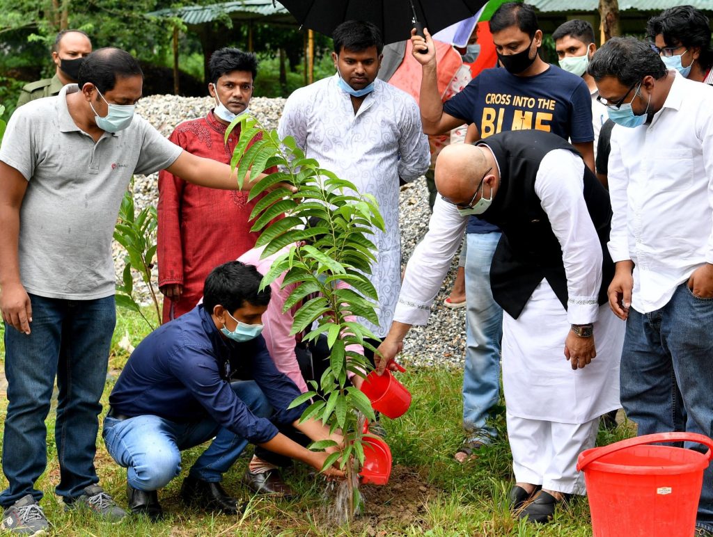 গণমাধ্যম কর্মীরা সম্মুখ সারির যোদ্ধা : তথ্য প্রতিমন্ত্রী