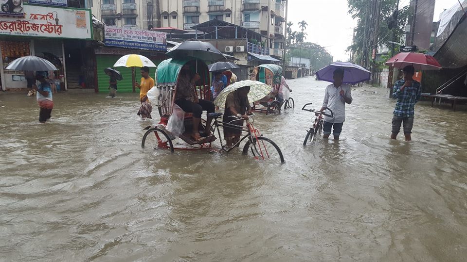বন্যার পানিতে ভাসছে সুনামগঞ্জের গ্রাম-জনপদ