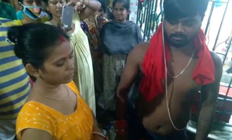 ফেসবুকে প্রেম, যুবককে বিয়ে করে দুই স্বামীকে নিয়ে সংসার গৃহবধূর