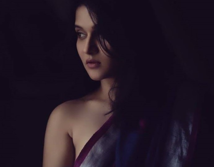 উত্তাপ ছড়াচ্ছেন মিথিলা, ডাক্তার দেখানোর পরামর্শ দিলেন অমিতাভ রেজা