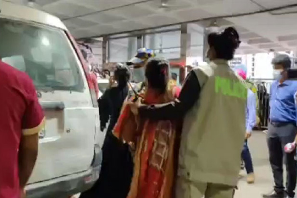 দ্বিতীয় স্ত্রীকেই বেছে নিলেন সেই প্রবাসী