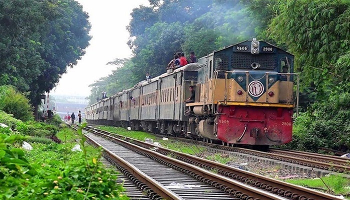 পর্যায়ক্রমে সব ট্রেন চালুর প্রক্রিয়া চলছে