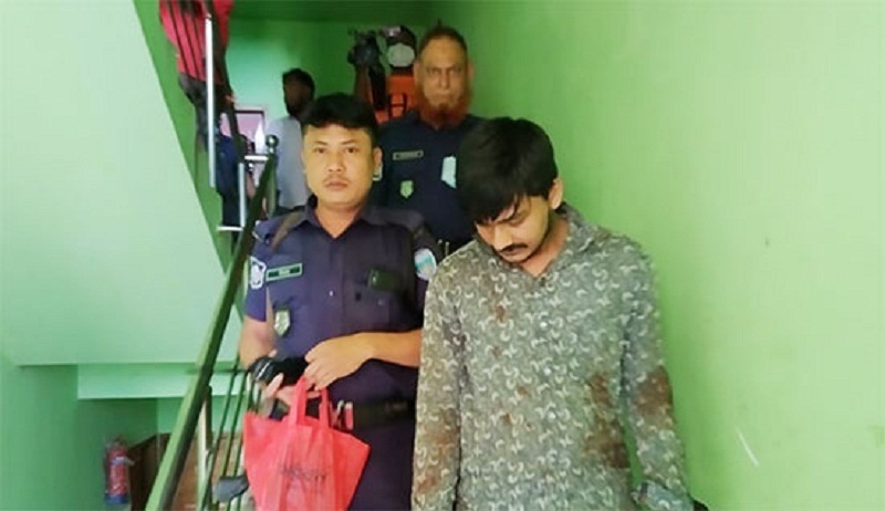 প্রবাসীর স্ত্রীর সঙ্গে পরকীয়া, পুলিশ সদস্য আটক