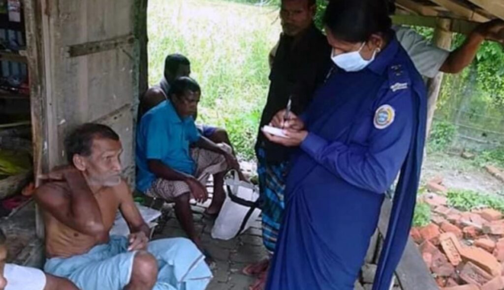 গোয়াল ঘর থেকে নিজ ঘরে বৃদ্ধ বাবা