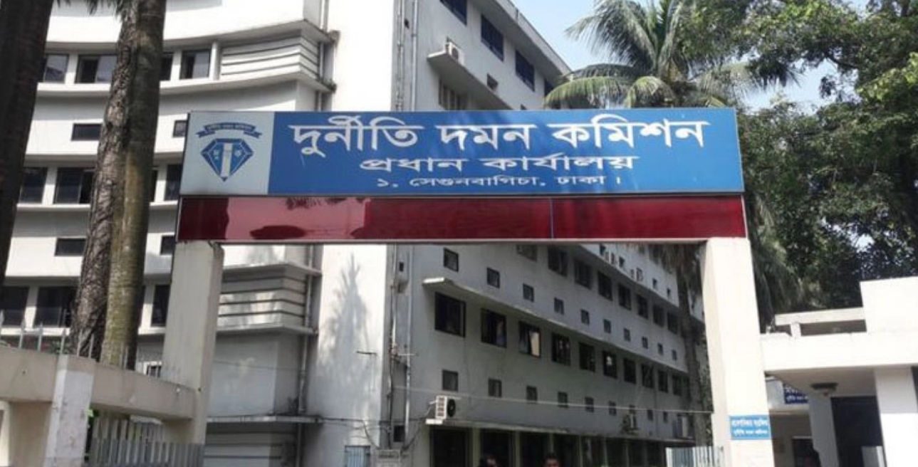 দুদকের ‘ভুয়া কমিশনার’ গ্রেফতার