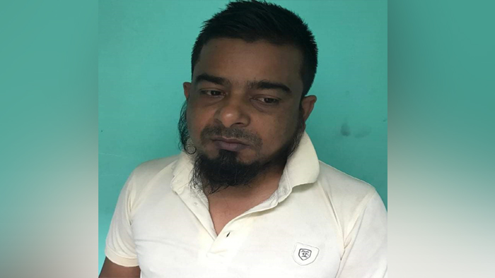 স্কুল ছাত্রীকে উত্ত্যক্তের অভিযোগে প্রধান শিক্ষক আটক