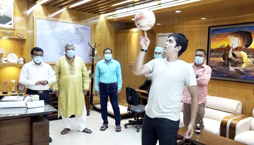 গিনেস বুকে নাম লেখানো সেই জুবায়েরকে সংবর্ধনা