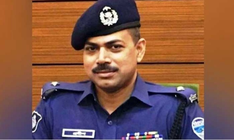 প্রবাসীকে চেয়ারম্যান বানাতে বর্তমান চেয়ারম্যানকে ক্রসফায়ারের পরিকল্পনা ওসি প্রদীপের