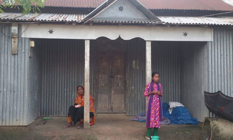টাঙ্গাইলের সেই উকিল জামাই বিয়ে করলেন শাশুড়িকে