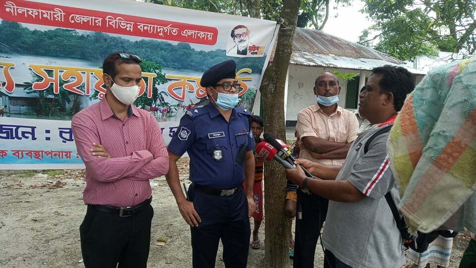 নীলফামারীর ডিমলায় বন্যার্তদেরকে খাদ্যসামগ্রী দিল রংপুর বিভাগ সমিতি, ঢাকা