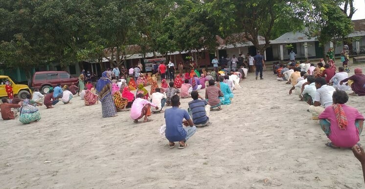 নীলফামারীর ডিমলায় বন্যার্তদেরকে খাদ্যসামগ্রী দিল রংপুর বিভাগ সমিতি, ঢাকা