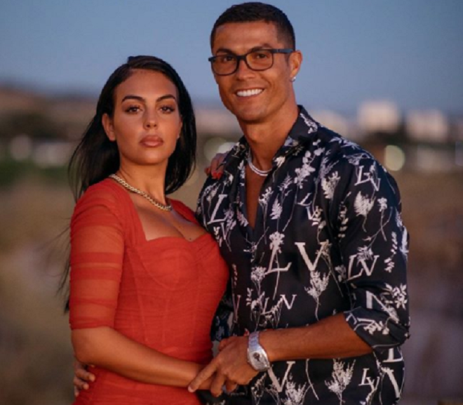 বাগদান সেরেছেন ক্রিশ্চিয়ানো রোনালদো!