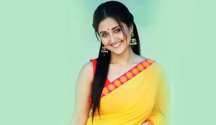 পুরুষরা বুকের দিকে না তাকালে মেয়েদের ব্রা পরতে হবে না : স্বস্তিকা